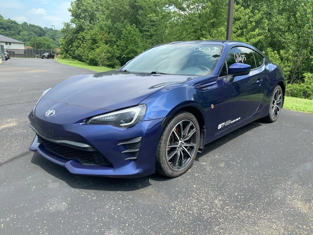 Used 2017 Toyota 86 RWD image 5