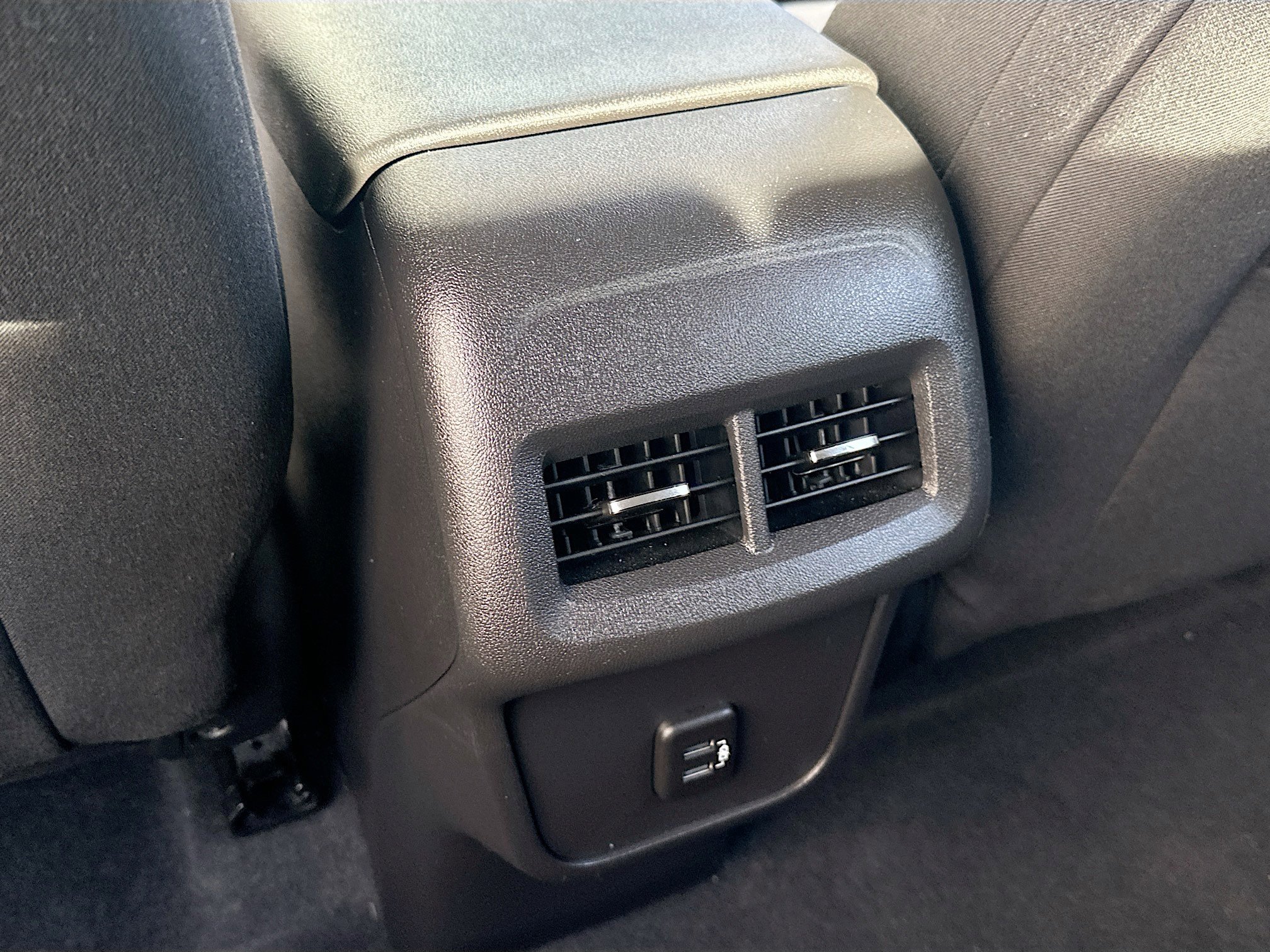 Used 2020 Chevrolet Equinox LS image 23