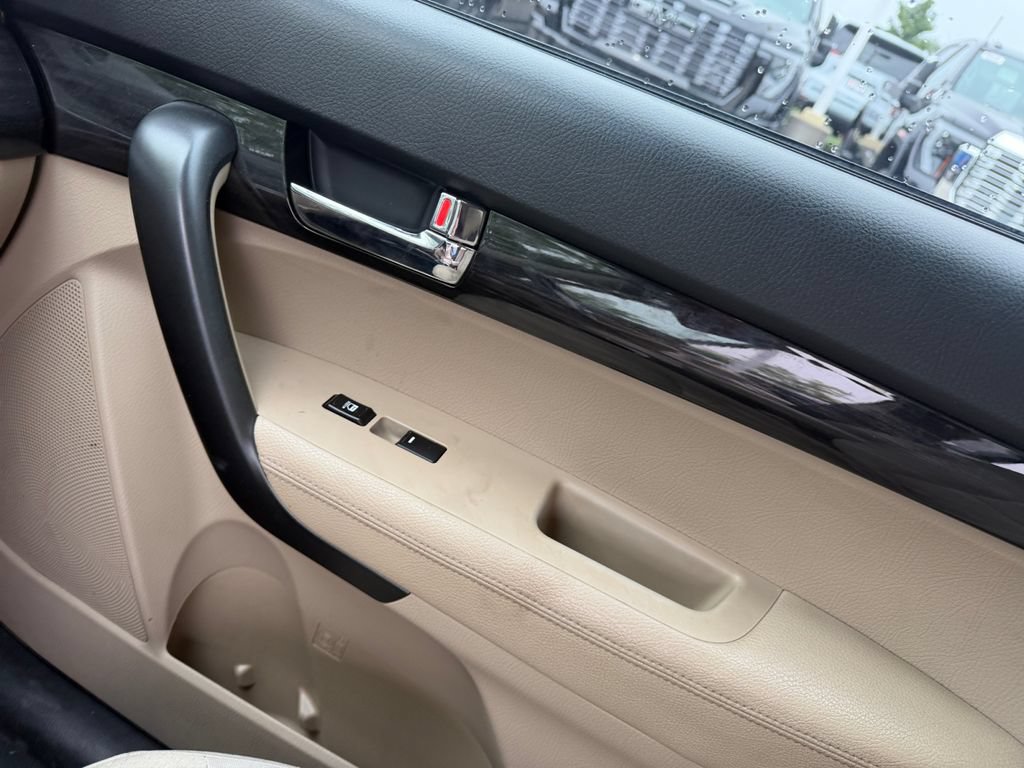Used 2011 Kia Sorento 2WD image 34