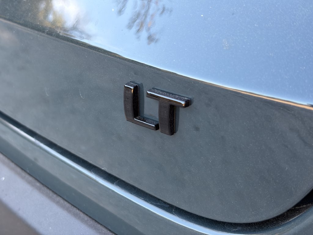 New 2026 Chevrolet Trax LT w/ Midnight Edition FWD image 6