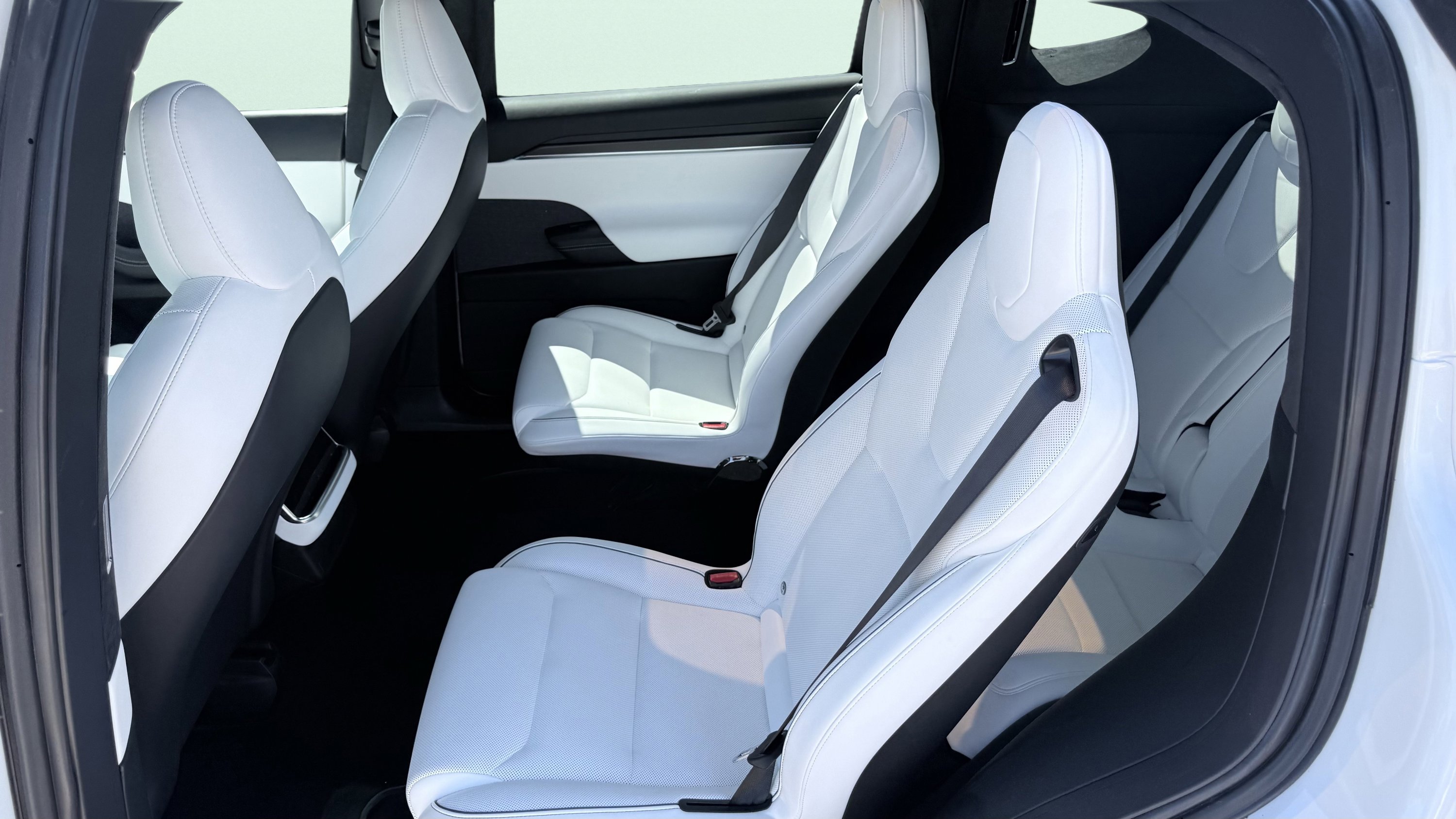 Used 2023 Tesla Model X Plaid image 37