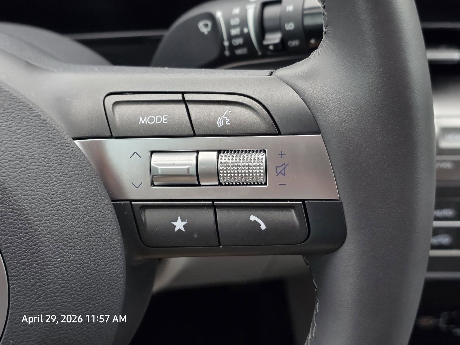 Certified 2025 Hyundai Kona SEL AWD/4WD image 25