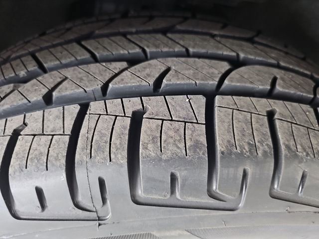 Used 2023 Ford Explorer Limited w/ Class IV Trailer Tow Package AWD/4WD image 26