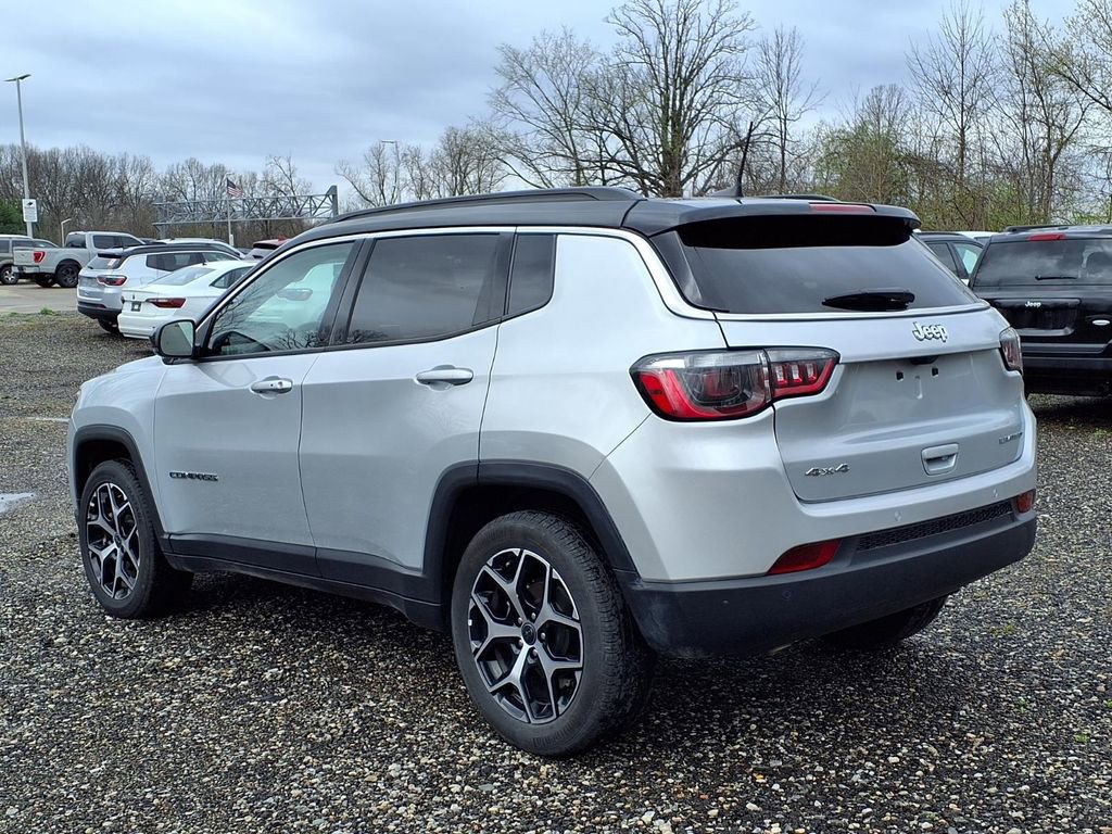 Used 2025 Jeep Compass Limited image 7