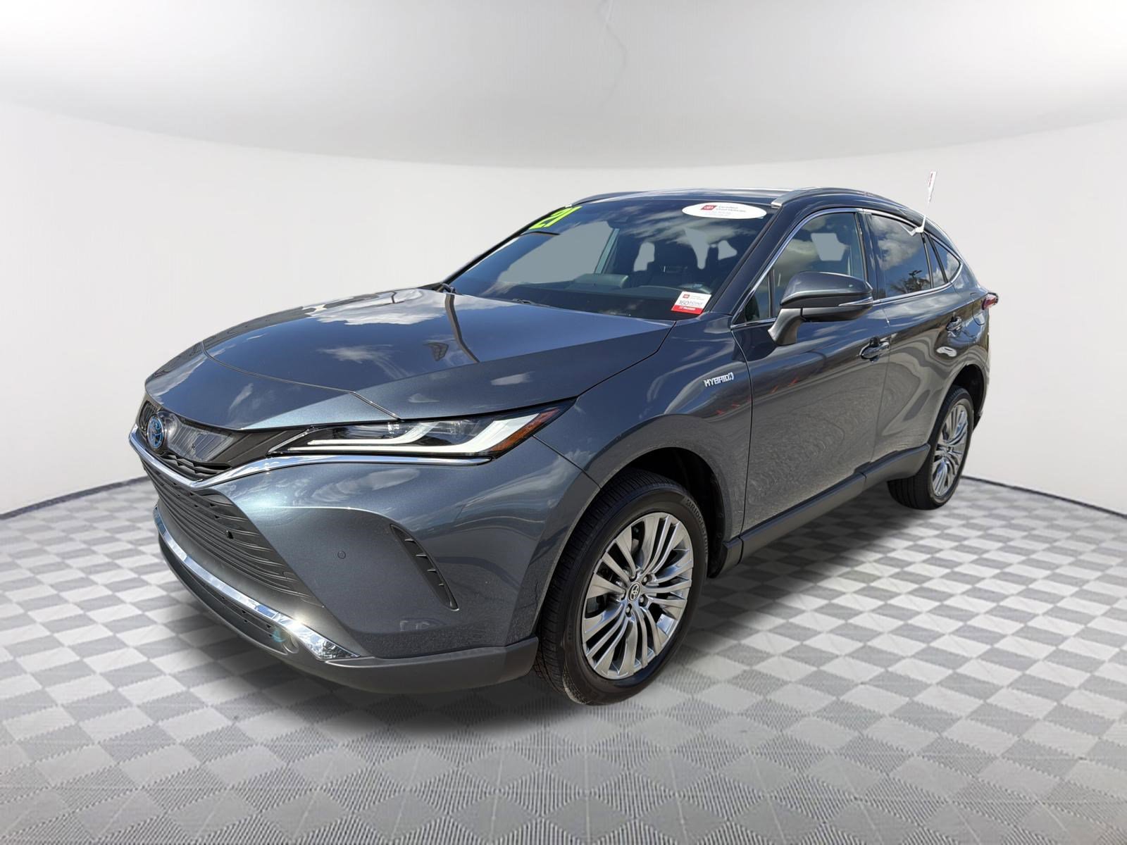 Certified 2021 Toyota Venza XLE w/ Softex Package image 3