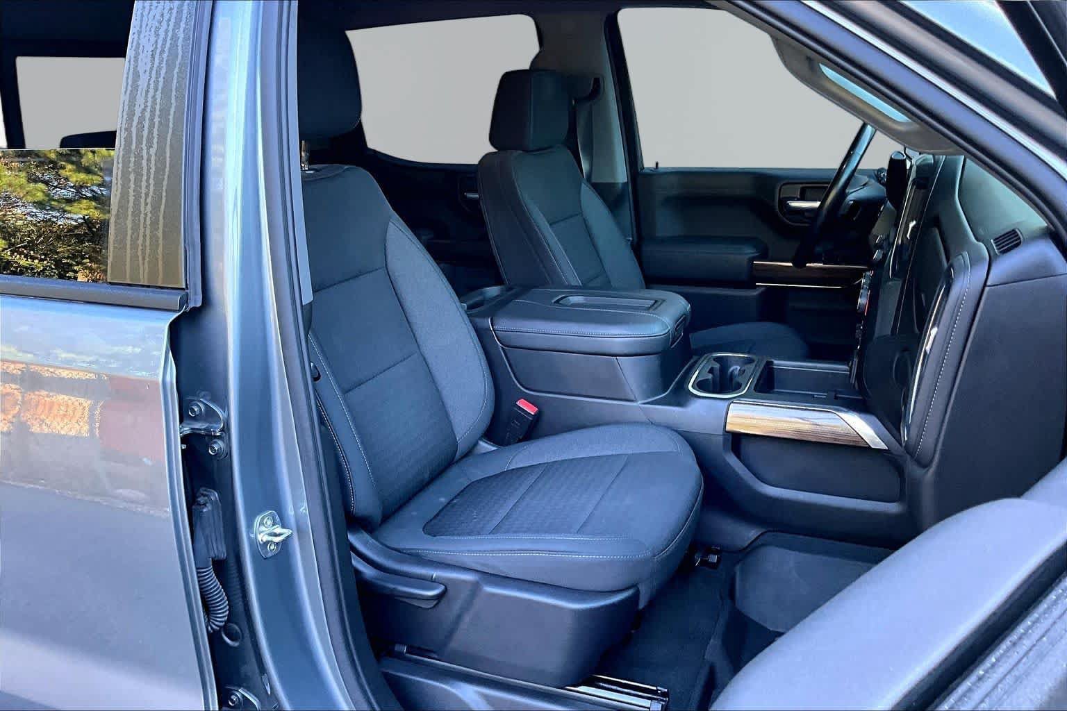 Used 2021 Chevrolet Silverado 1500 LT Trail Boss w/ Convenience Package II AWD/4WD image 9