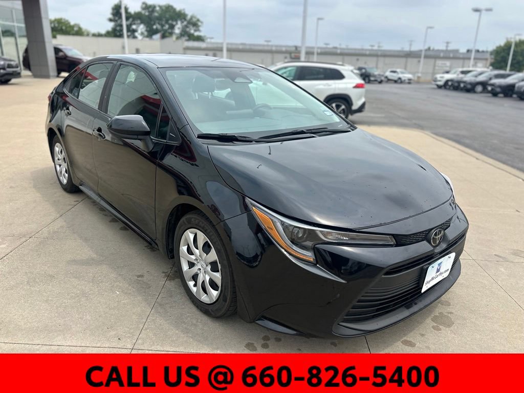 Used 2025 Toyota Corolla LE FWD image 3