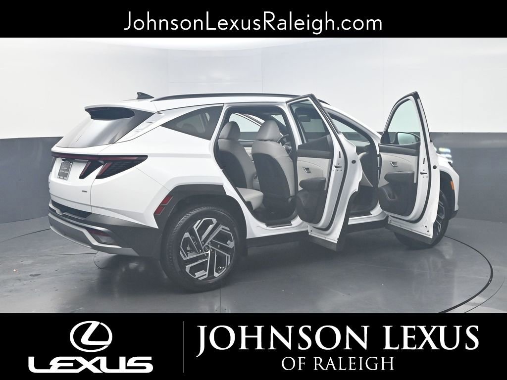 Used 2025 Hyundai Tucson Limited image 24