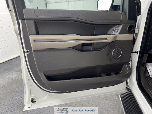 Used 2021 Ford Expedition XLT RWD image 24