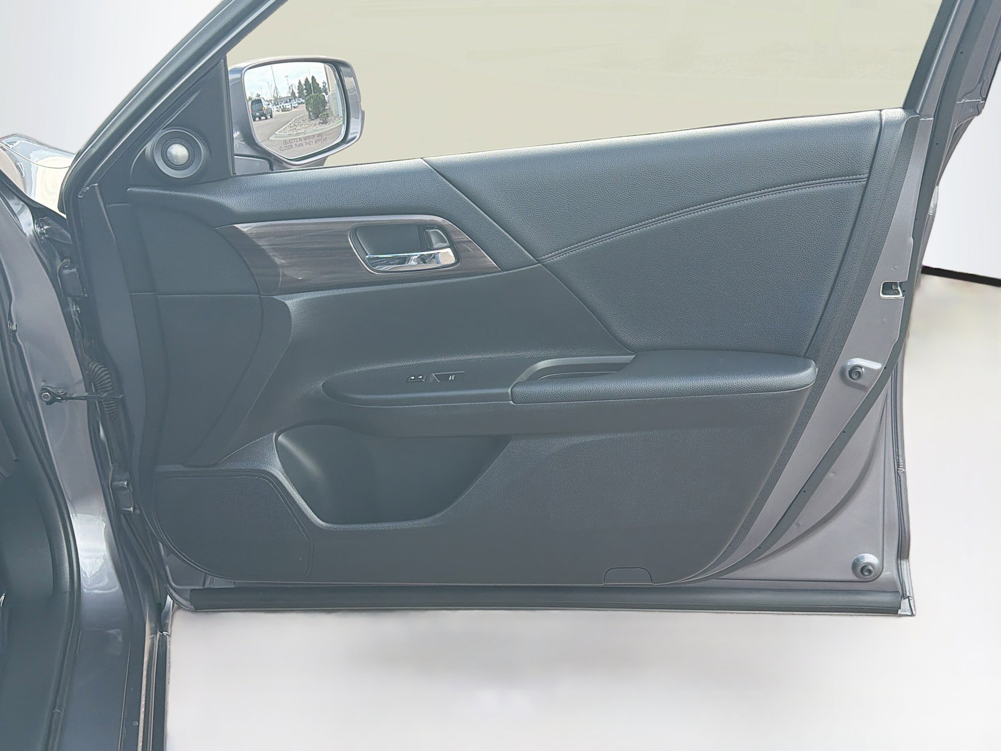 Used 2017 Honda Accord EX-L image 30