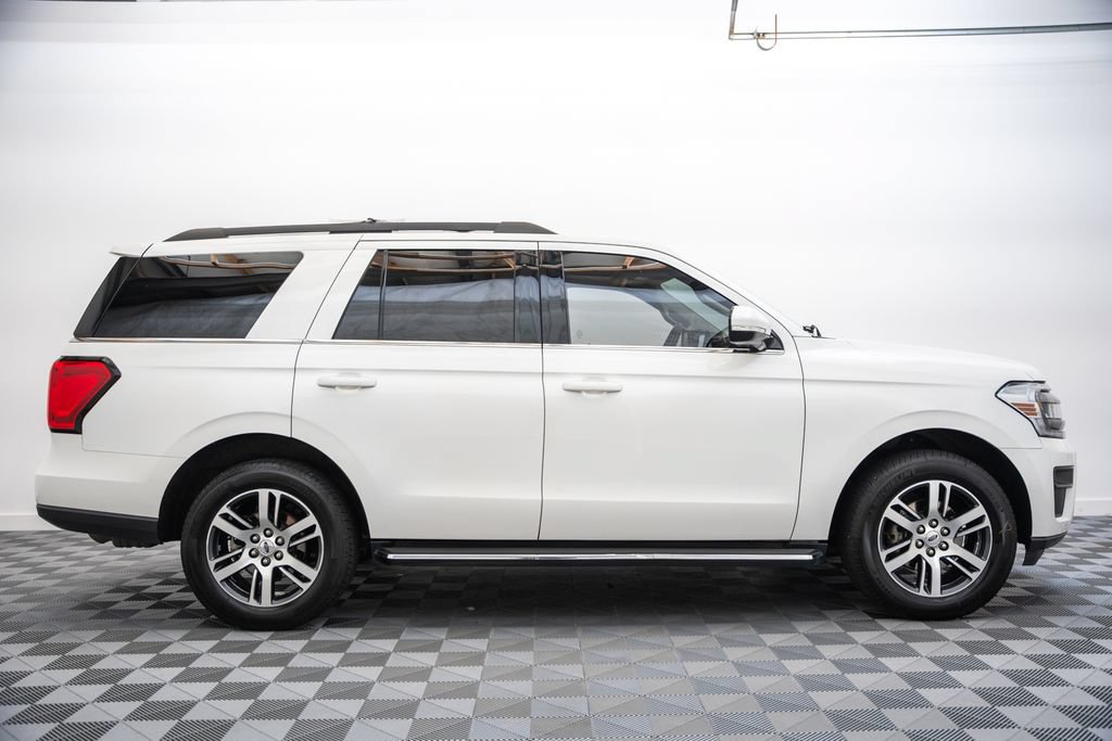 Used 2022 Ford Expedition XLT AWD/4WD image 4