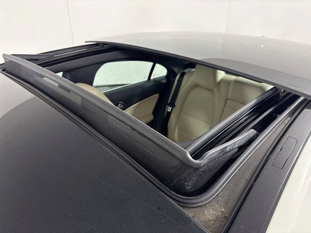 Used 2015 Mercedes-Benz CLA 250 4MATIC image 21