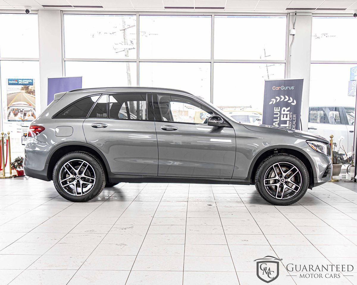Used 2019 Mercedes-Benz GLC 300 4MATIC w/ Multimedia Package image 9