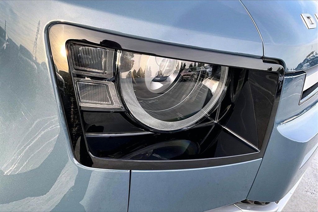 Used 2025 Land Rover Defender 110 S image 30