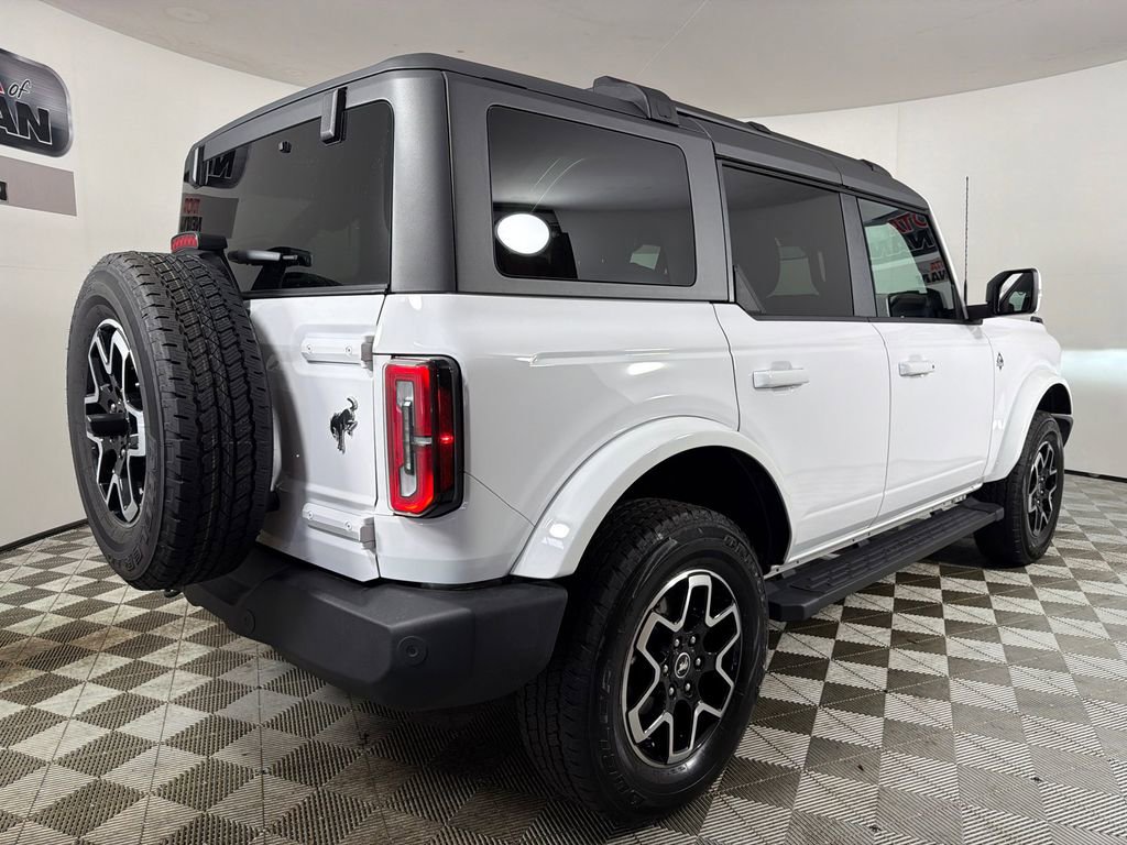 Used 2024 Ford Bronco Outer Banks image 4