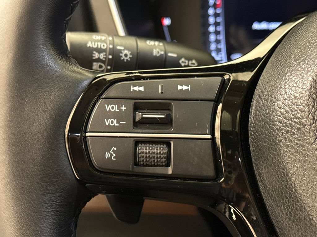 Certified 2024 Honda Pilot Elite image 33
