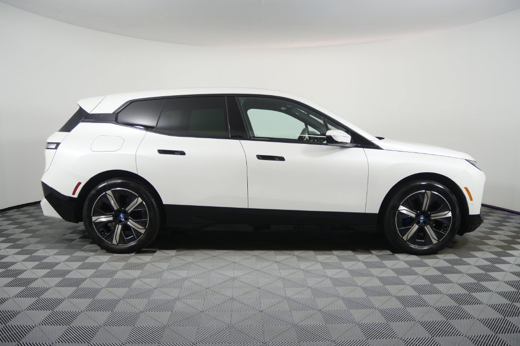 Certified 2024 BMW iX xDrive50 w/ Premium Package AWD/4WD image 3