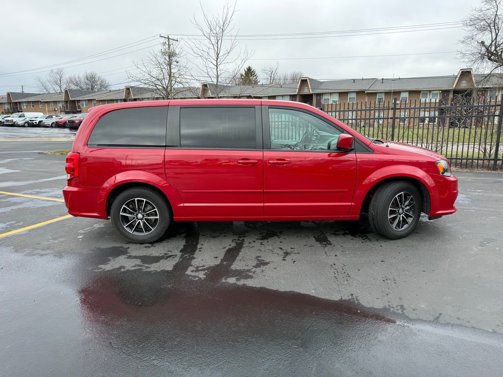 Used 2016 Dodge Grand Caravan SXT image 8