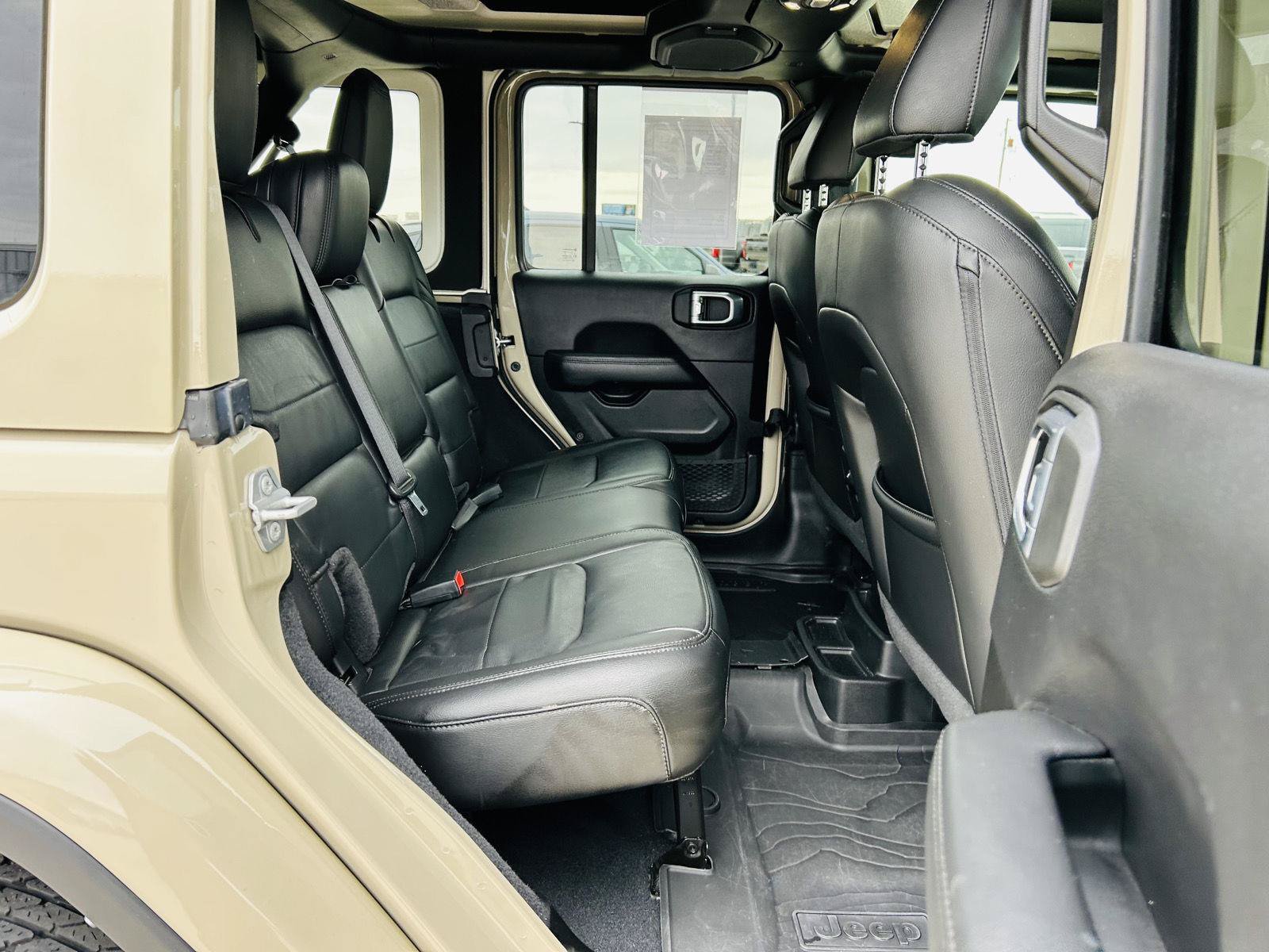 Used 2022 Jeep Wrangler Unlimited Sahara AWD/4WD image 25
