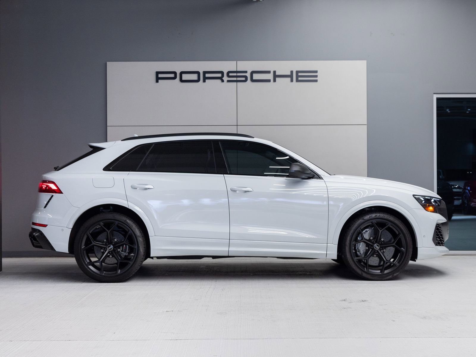 Used 2025 Audi RS Q8 performance w/ Matte Carbon Package image 8