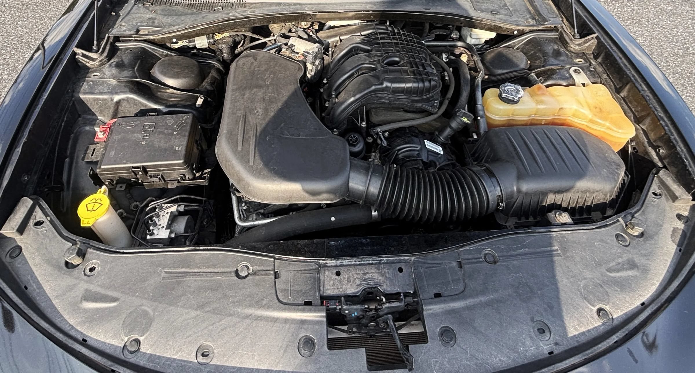 Used 2015 Dodge Charger SXT RWD image 34
