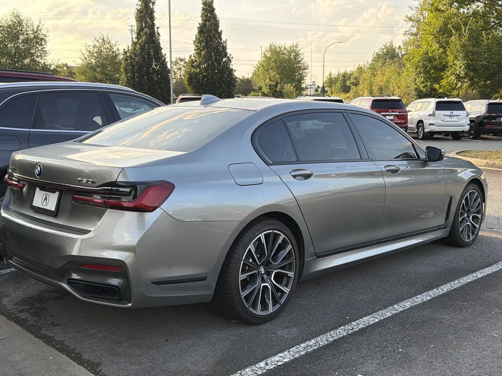 Used 2022 BMW 750i xDrive w/ M Sport Package AWD/4WD image 5