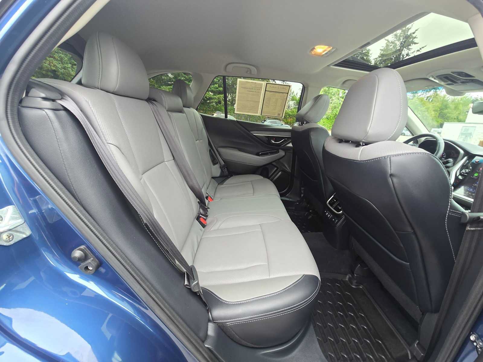Used 2022 Subaru Outback Limited AWD/4WD image 12