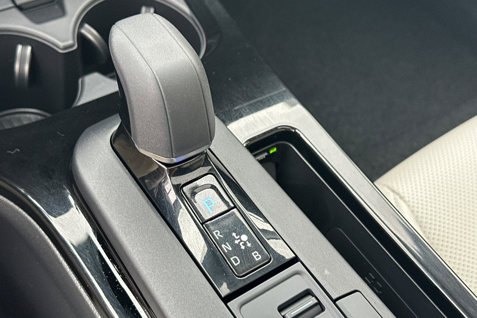 New 2027 Toyota Prius Limited AWD/4WD image 22