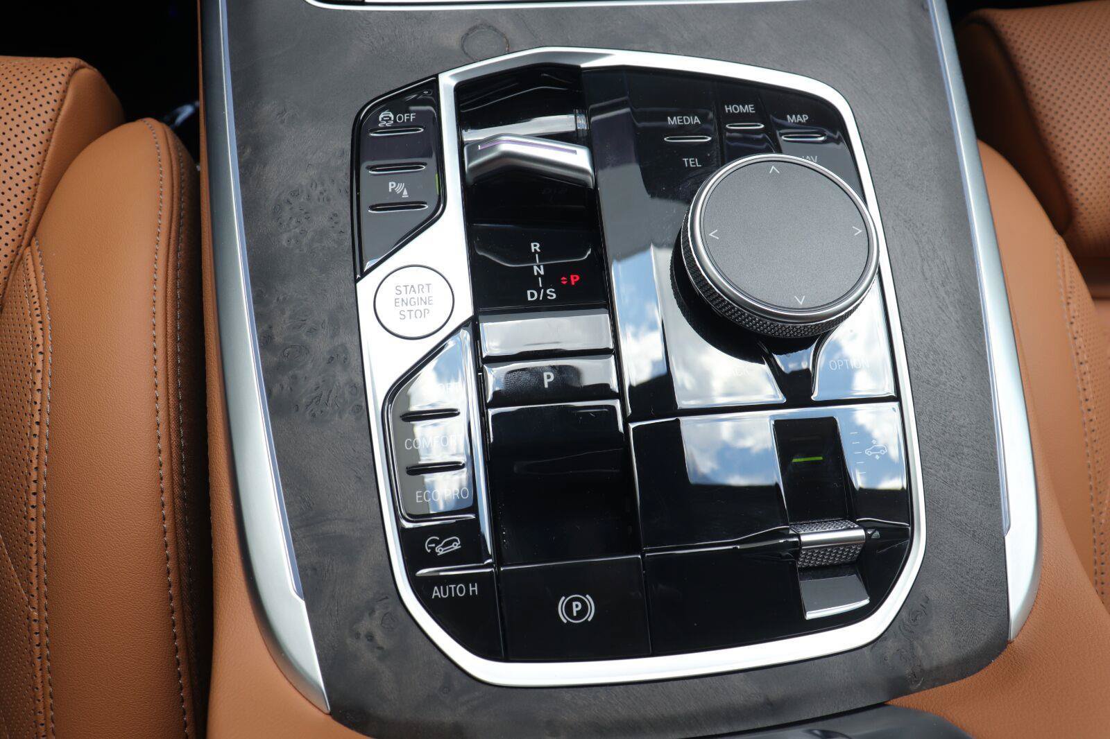 Used 2025 BMW X7 xDrive40i AWD/4WD image 46