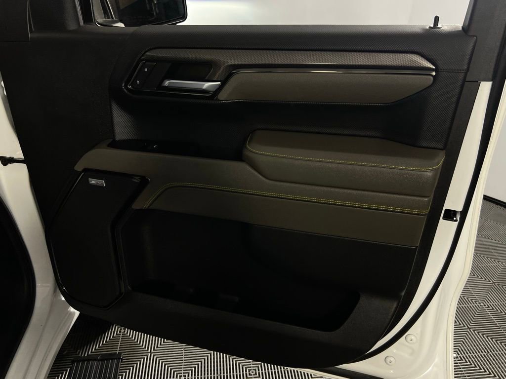 Used 2022 Chevrolet Silverado 1500 ZR2 w/ Technology Package image 36