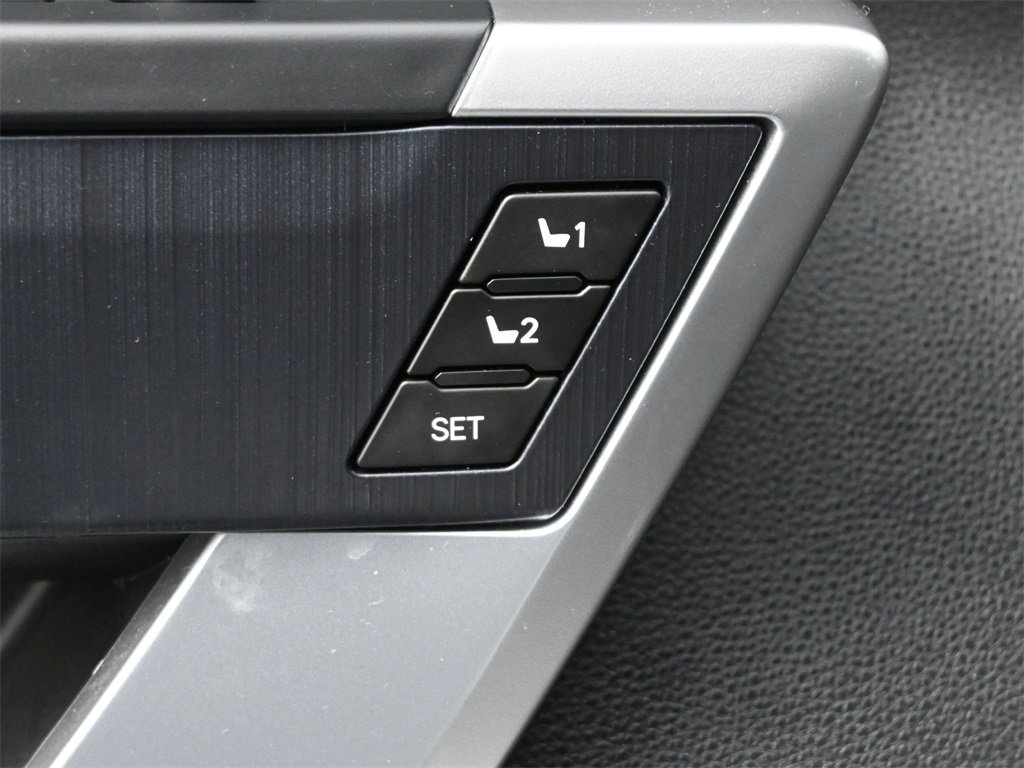 Used 2024 Toyota Tundra Platinum image 5