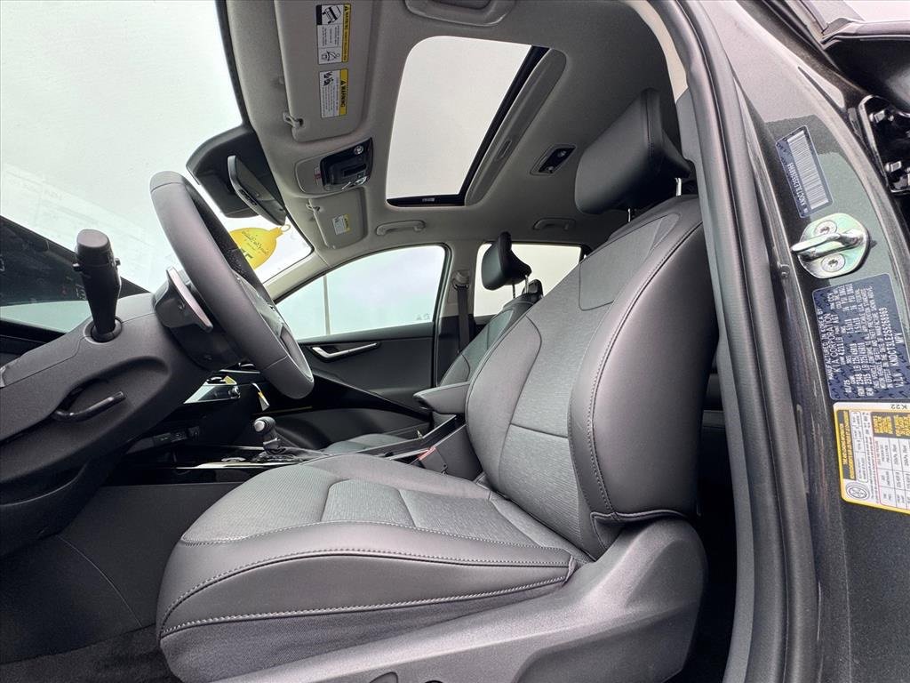 New 2025 Kia Niro SX Touring image 13