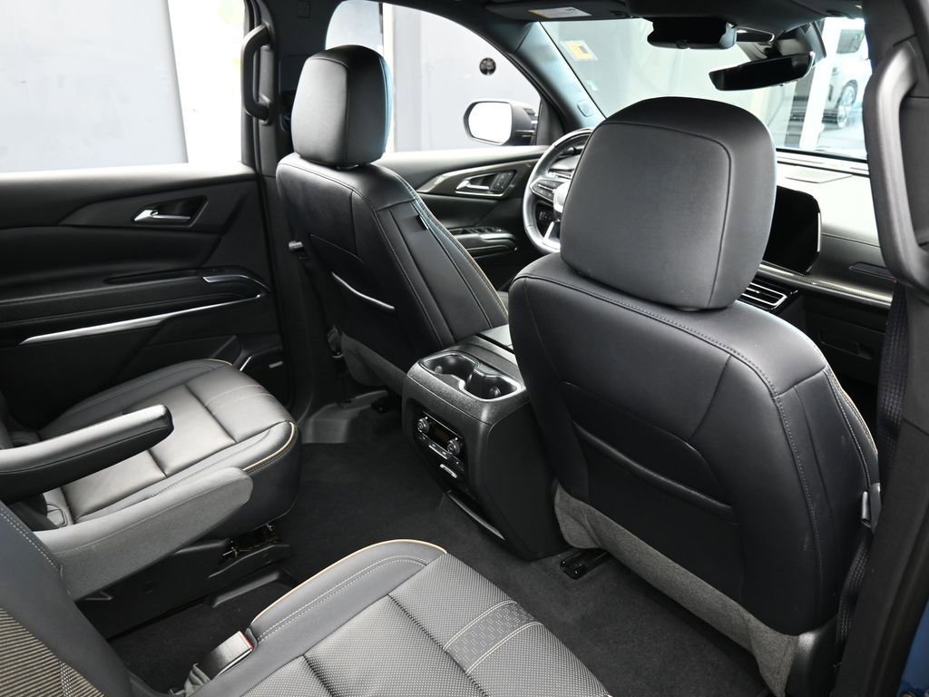 Used 2025 Chevrolet Traverse High Country image 52