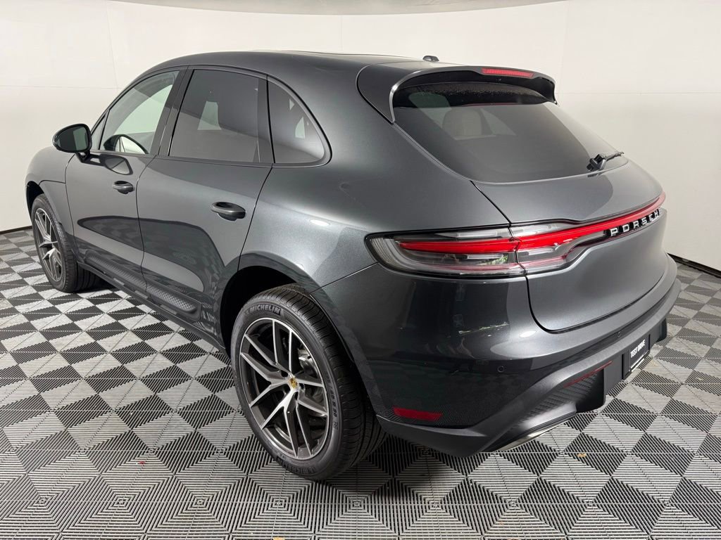 New 2026 Porsche Macan image 4