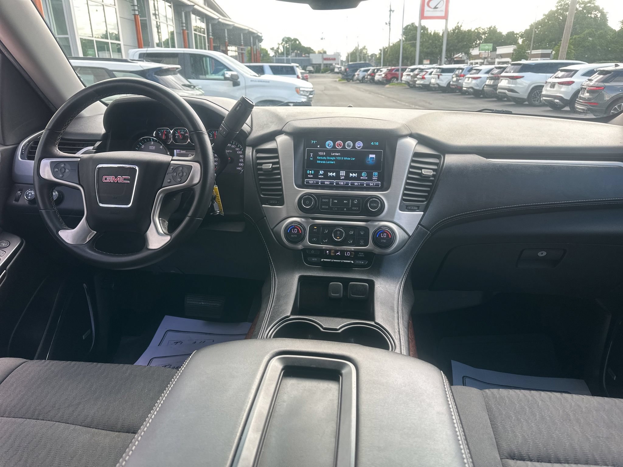 Used 2017 GMC Yukon SLE w/ SLE Value Package AWD/4WD image 14