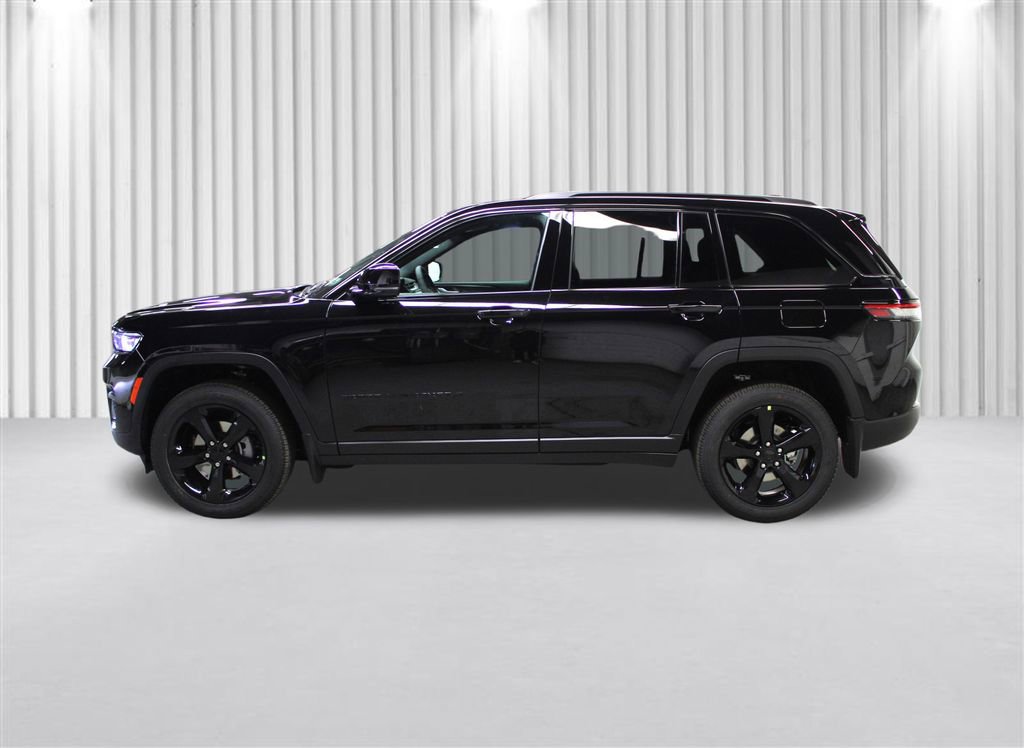 New 2025 Jeep Grand Cherokee Altitude image 7
