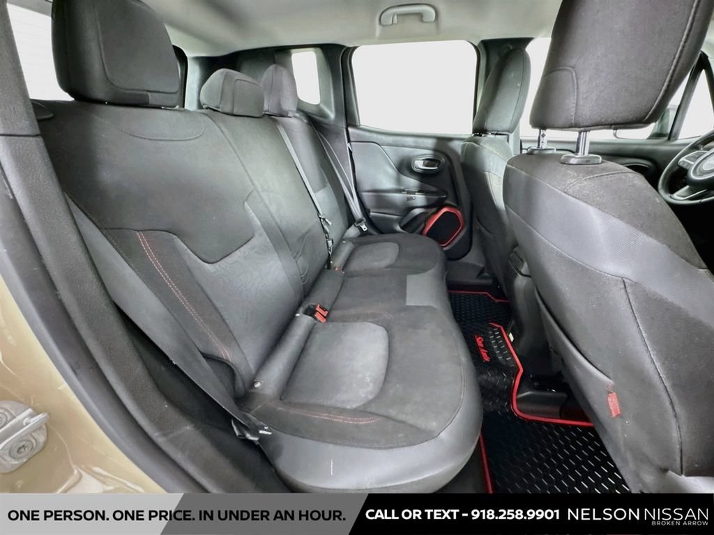 Used 2016 Jeep Renegade Trailhawk AWD/4WD image 25