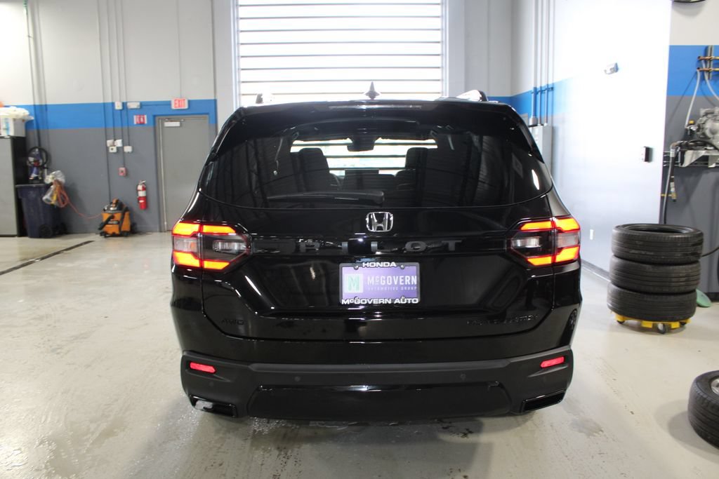 New 2026 Honda Pilot Black Edition image 10