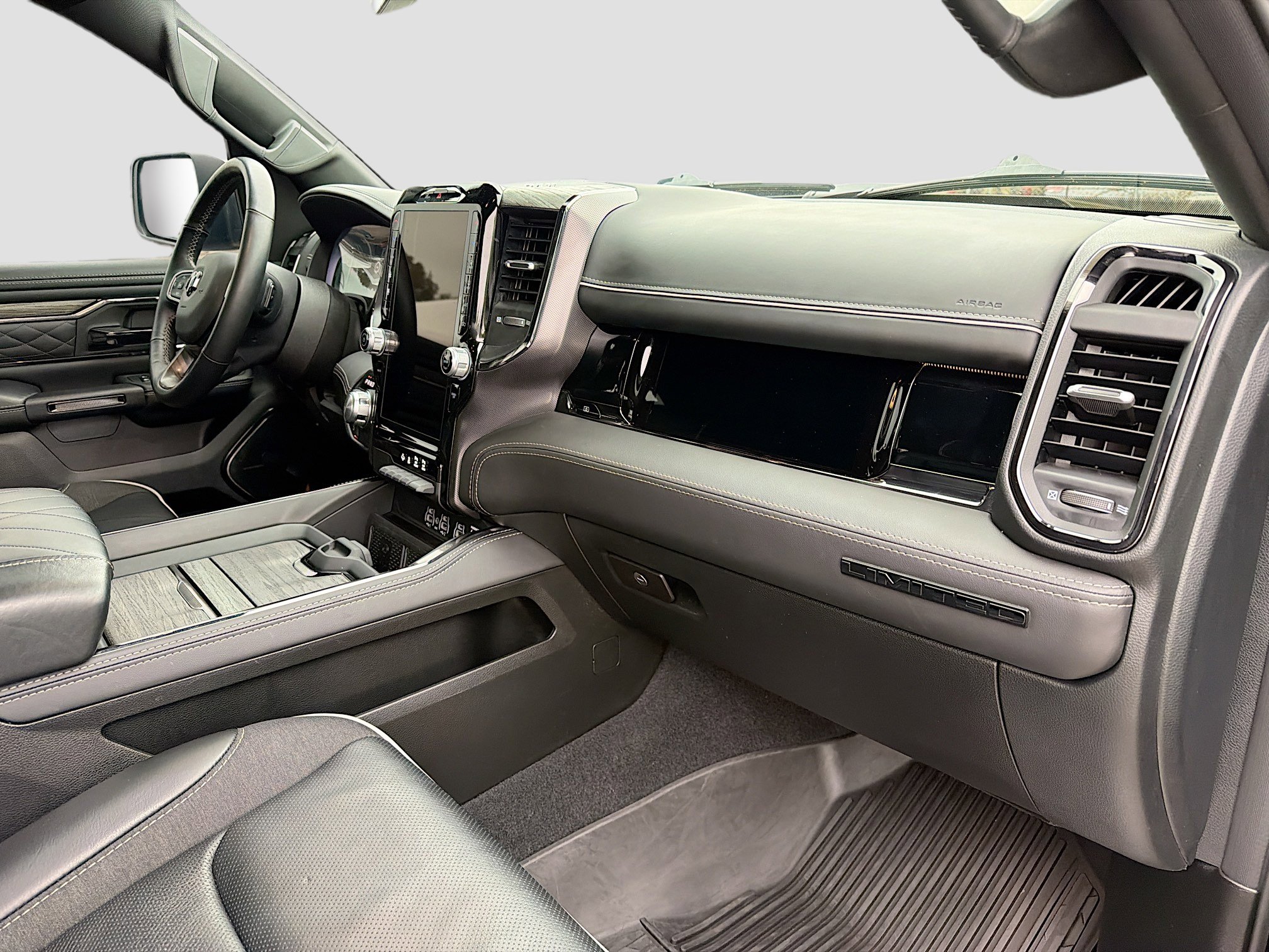 Used 2025 RAM 1500 Limited w/ Body Color Bumper Group image 13