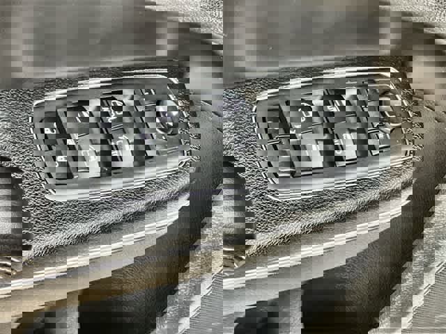 Used 2018 Chrysler 300 S image 30