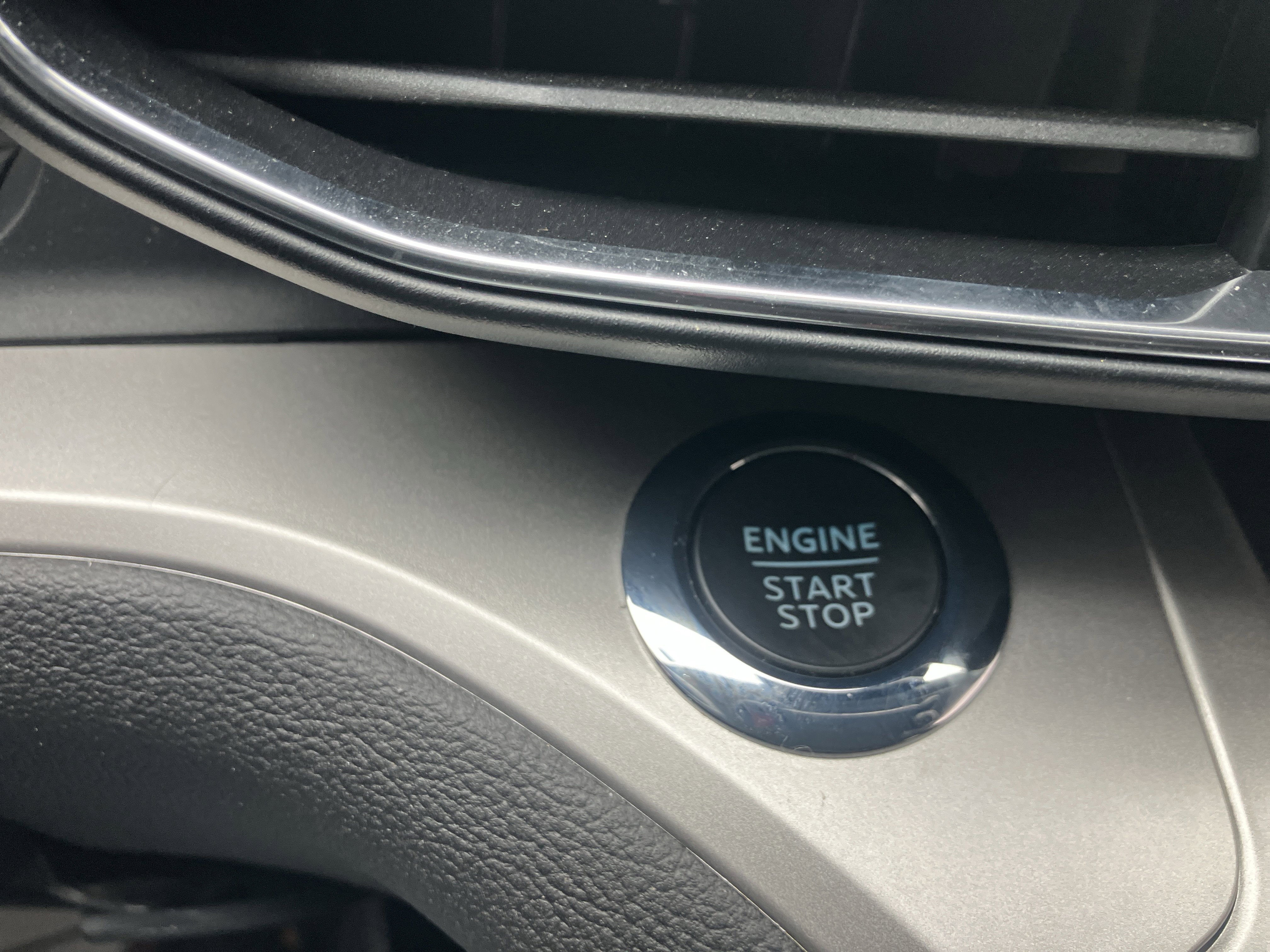 Used 2022 Ford Explorer XLT w/ Equipment Group 202A image 27