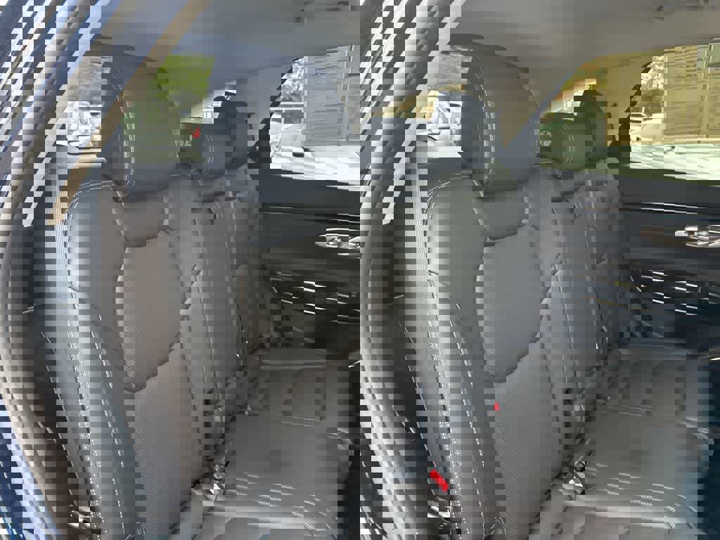 Used 2023 Genesis GV70 2.5T w/ Winter Weather Package image 18