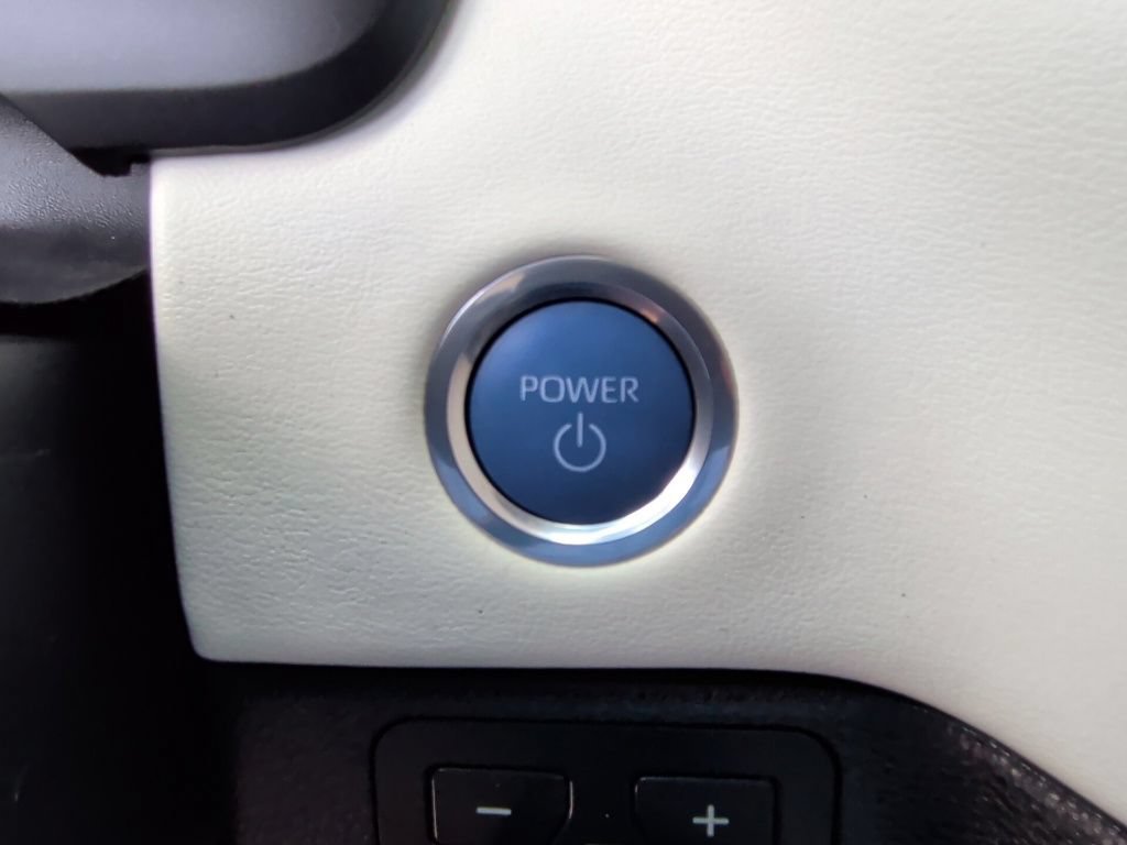 Used 2022 Toyota Tundra Capstone AWD/4WD image 25