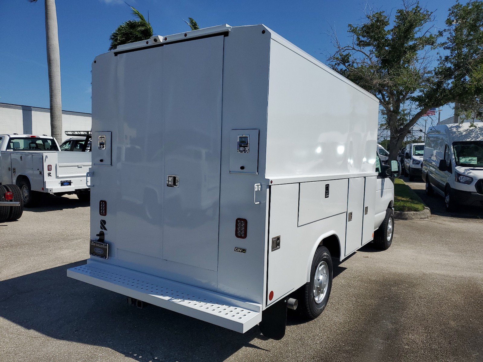 New 2025 Ford E-350 and Econoline 350 Super Duty w/ Power Equipment Group RWD image 4