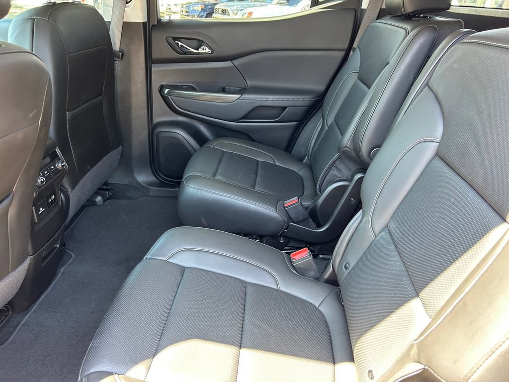 Used 2023 GMC Acadia SLT w/ Elevation Edition FWD image 16