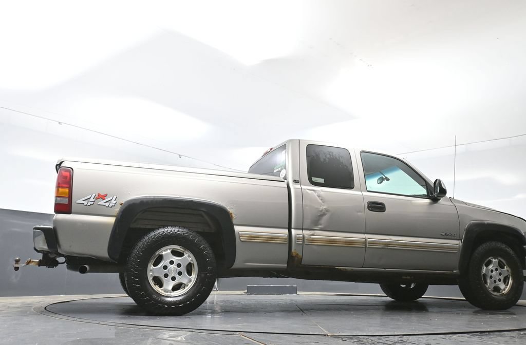 Used 2001 Chevrolet Silverado 1500 LS w/ Firm Ride Suspension Pkg AWD/4WD image 23