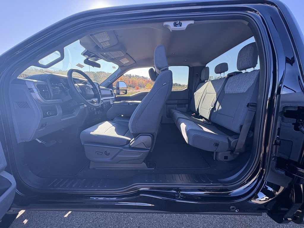 New 2026 Ford F350 XLT w/ FX4 Off-Road Package AWD/4WD image 22