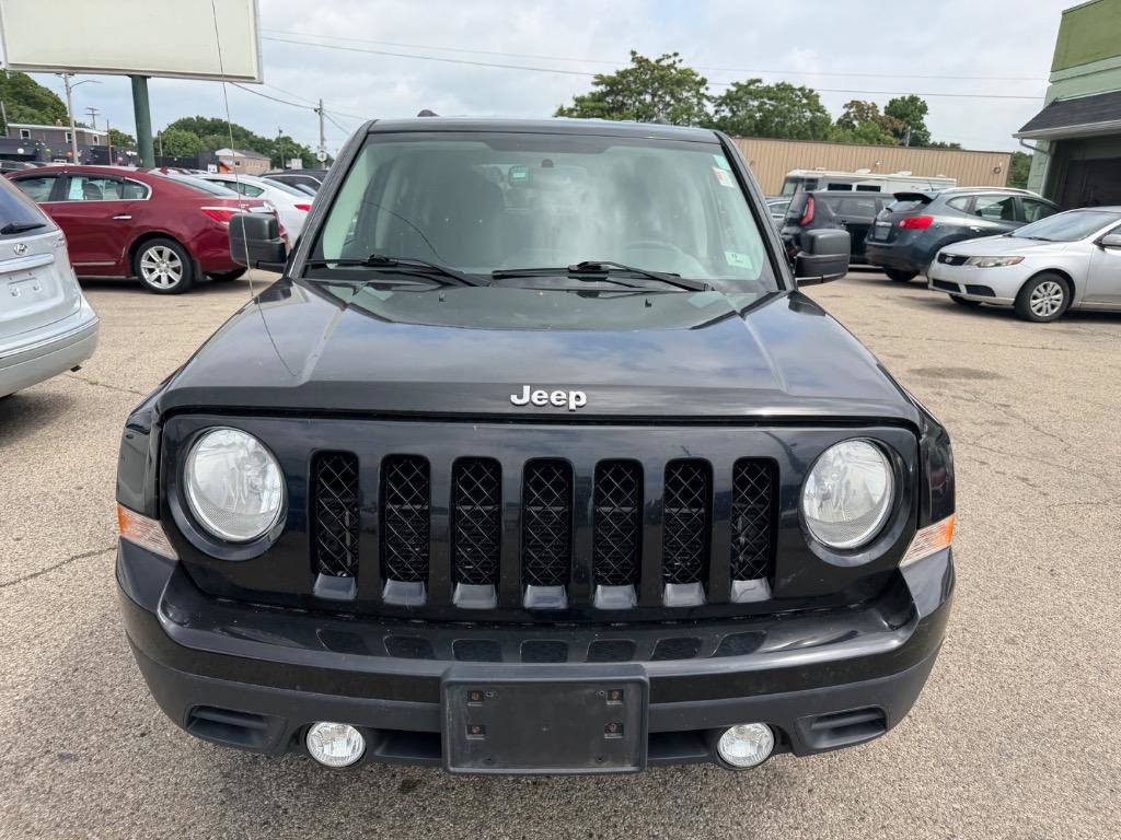 Used 2014 Jeep Patriot Latitude AWD/4WD image 3
