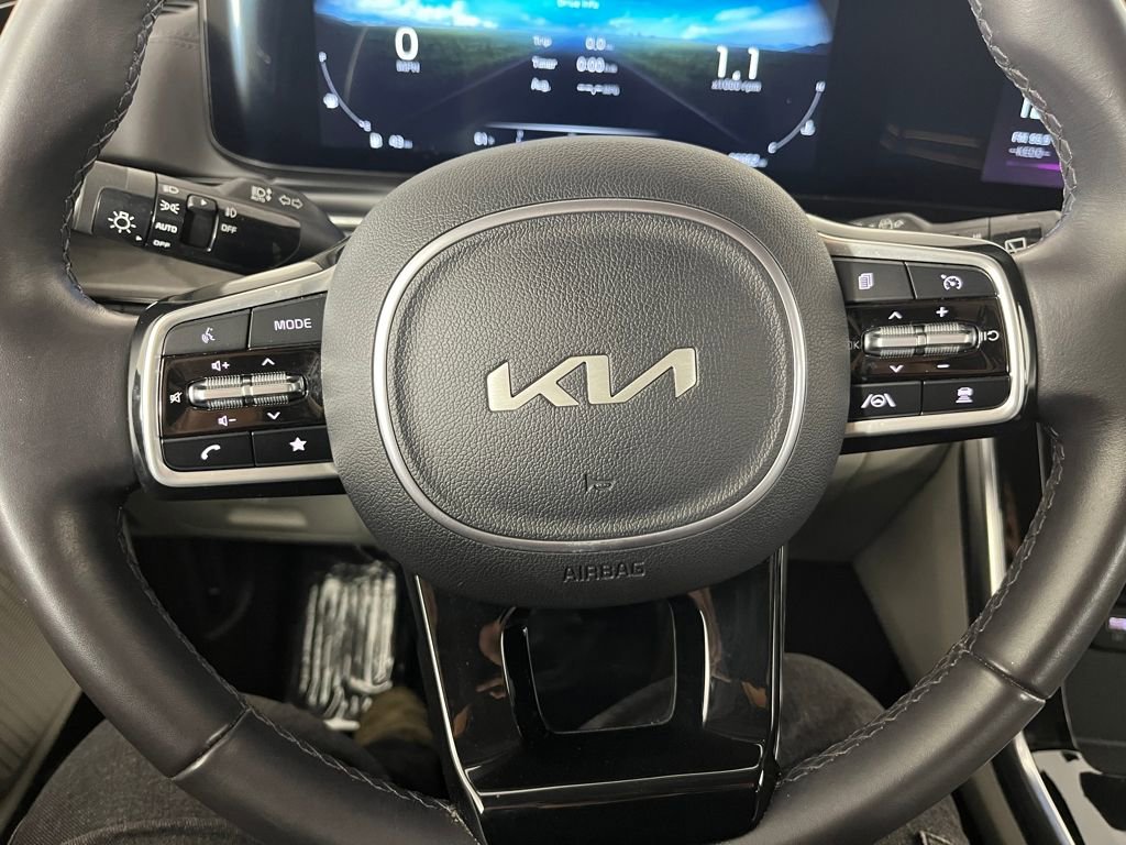 Used 2024 Kia Carnival SX image 21