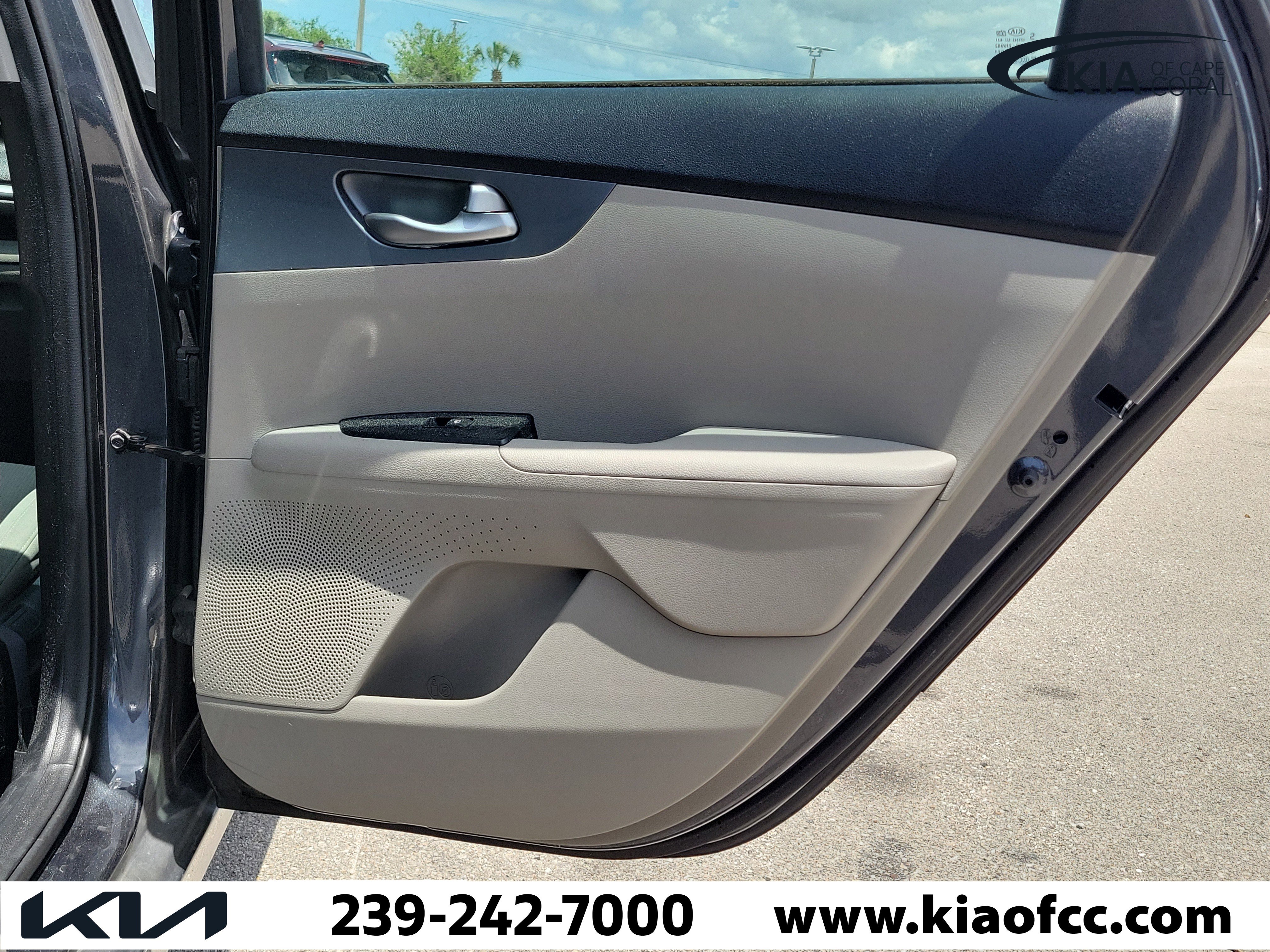 Used 2020 Kia Forte LXS FWD image 27